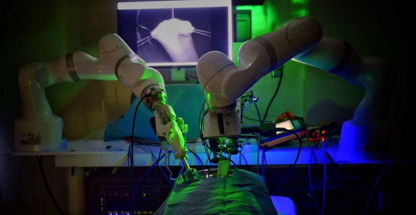 Робот выполнил сложную хирургическую операцию лучше человека